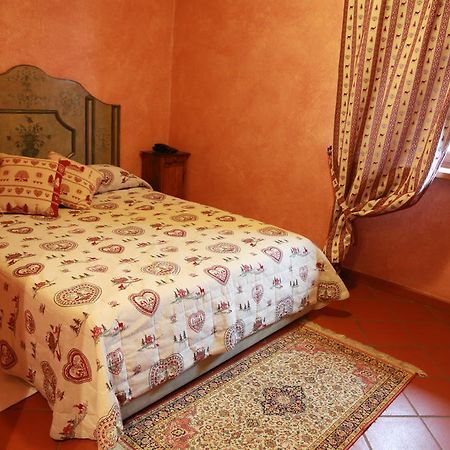 Agriturismo La Virginia Villa Revello Exterior photo